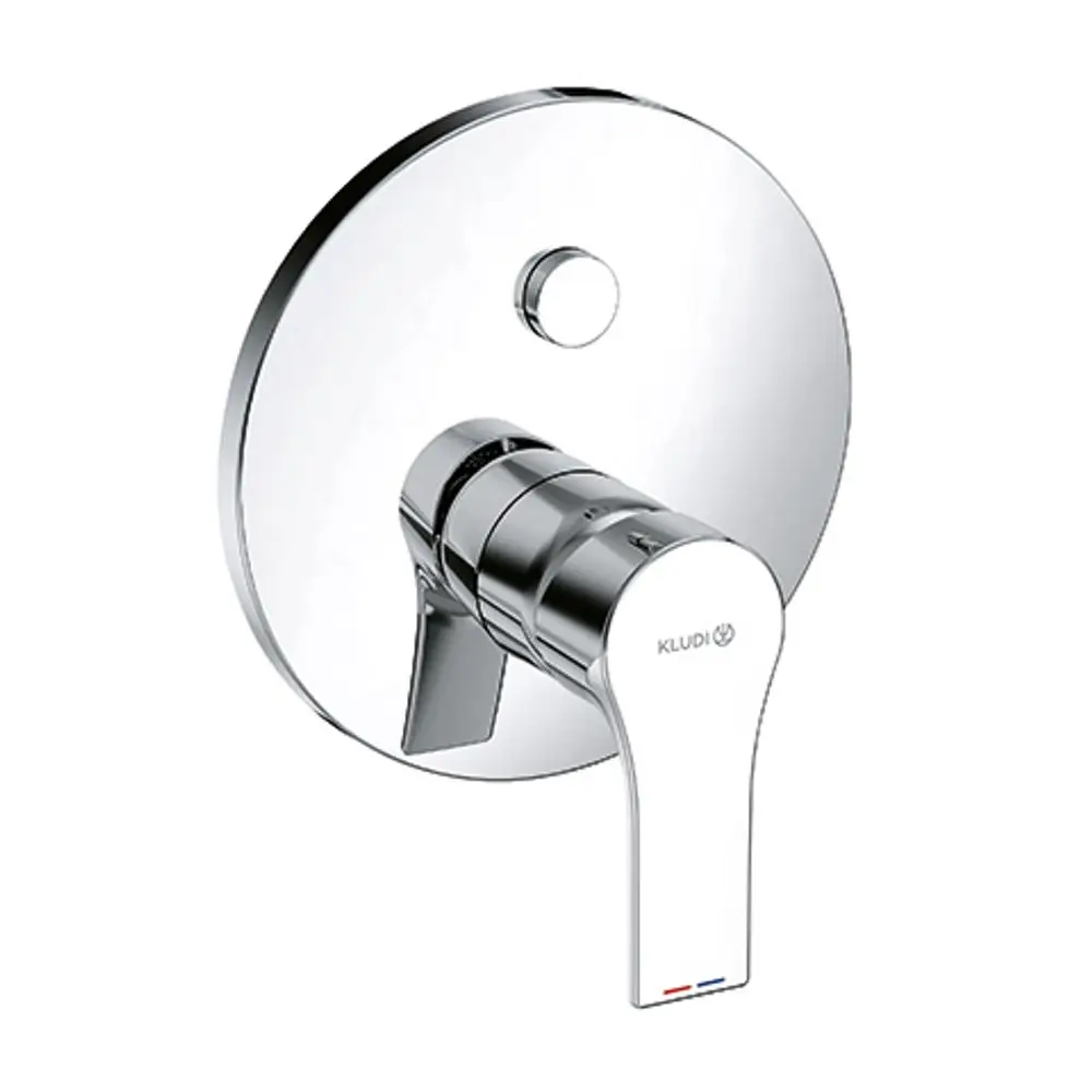 Kludi-Wasserhahn mit runder, glänzender Oberfläche und einem Hebel zur Temperatur- und Durchflussregulierung, montiert auf einer flachen Wandplatte.